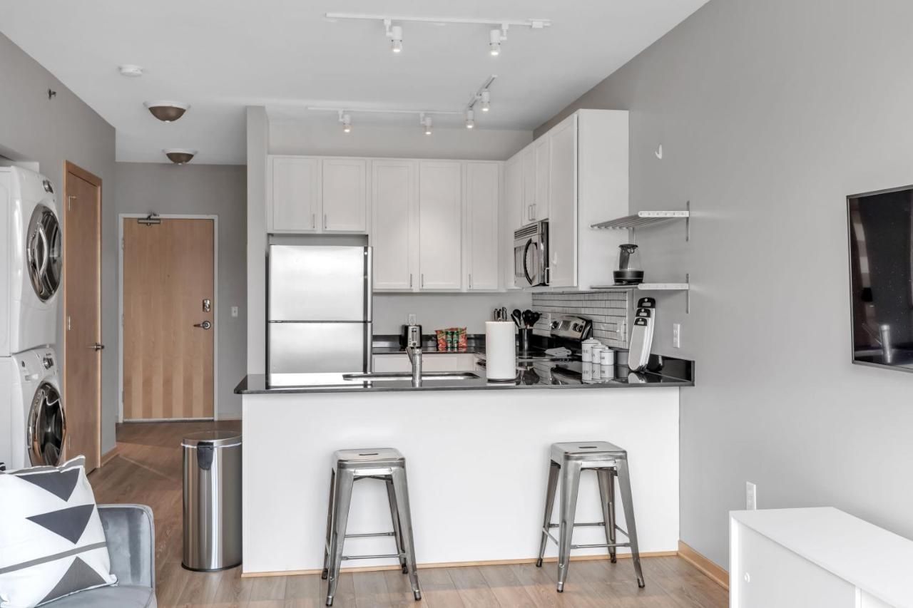 Beautiful Luxury 1Br In The Heart On Minneapolis Exteriör bild